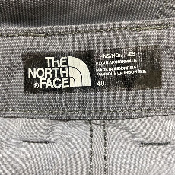 The North Face Men’s Shorts Size 40 Gray Pockets Zipper Logo Outdoors Preppy - Picture 8 of 10